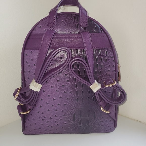 Ostrich Embossed Backpack/ Wallet Or Wristlet - Picture 2 of 8